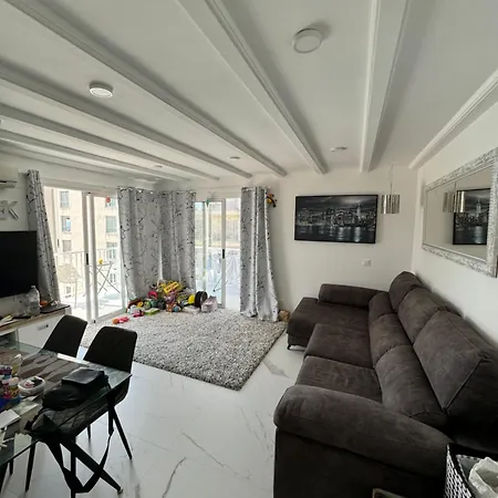 Seaview 2 Bed Apart , 30m From Playa Arenal, Garage Apartment *